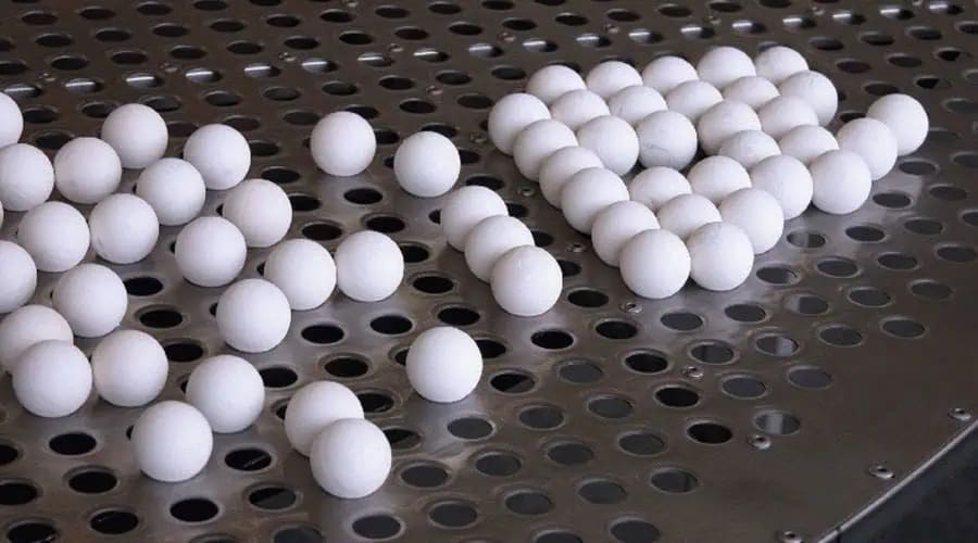 Cleaning ball