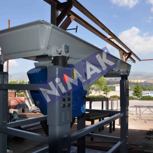 Vibrating feeder